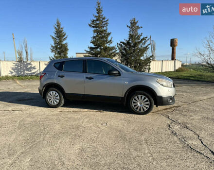 Сірий Ніссан Кашкай, об'ємом двигуна 1.6 л та пробігом 330 тис. км за 7700 $, фото 4 на Automoto.ua