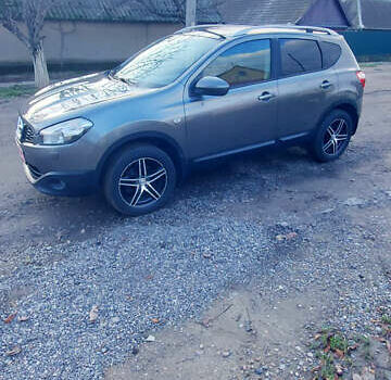 Серый Ниссан Кашкай, объемом двигателя 1.5 л и пробегом 216 тыс. км за 10600 $, фото 4 на Automoto.ua