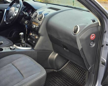 Серый Ниссан Кашкай, объемом двигателя 2 л и пробегом 195 тыс. км за 9999 $, фото 19 на Automoto.ua