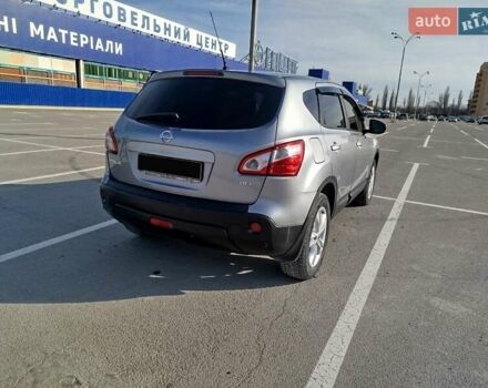 Серый Ниссан Кашкай, объемом двигателя 1.5 л и пробегом 250 тыс. км за 10000 $, фото 2 на Automoto.ua