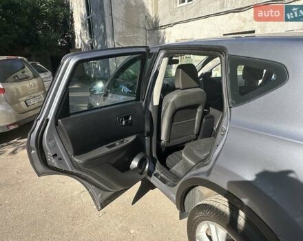 Сірий Ніссан Кашкай, об'ємом двигуна 2 л та пробігом 205 тис. км за 11500 $, фото 3 на Automoto.ua
