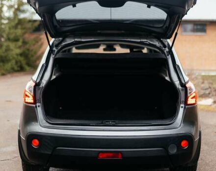 Сірий Ніссан Кашкай, об'ємом двигуна 1.46 л та пробігом 250 тис. км за 9666 $, фото 5 на Automoto.ua