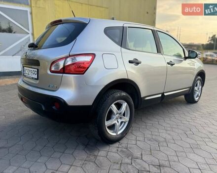 Серый Ниссан Кашкай, объемом двигателя 1.5 л и пробегом 279 тыс. км за 9300 $, фото 2 на Automoto.ua