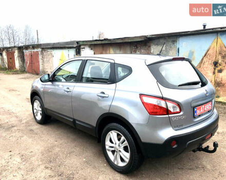 Серый Ниссан Кашкай, объемом двигателя 1.5 л и пробегом 225 тыс. км за 11699 $, фото 2 на Automoto.ua