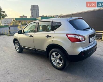 Серый Ниссан Кашкай, объемом двигателя 1.5 л и пробегом 279 тыс. км за 9300 $, фото 3 на Automoto.ua