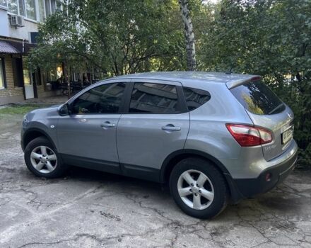 Сірий Ніссан Кашкай, об'ємом двигуна 2 л та пробігом 134 тис. км за 10700 $, фото 2 на Automoto.ua