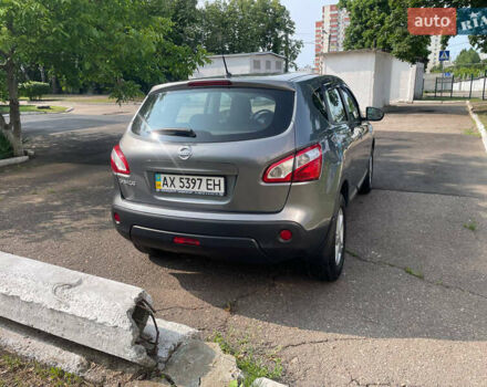 Серый Ниссан Кашкай, объемом двигателя 1.6 л и пробегом 100 тыс. км за 10800 $, фото 2 на Automoto.ua