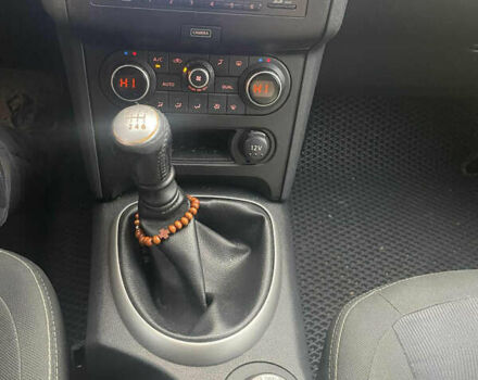 Сірий Ніссан Кашкай, об'ємом двигуна 1.6 л та пробігом 258 тис. км за 12000 $, фото 6 на Automoto.ua