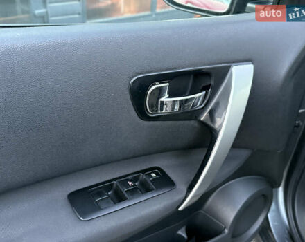 Сірий Ніссан Кашкай, об'ємом двигуна 1.6 л та пробігом 250 тис. км за 10700 $, фото 44 на Automoto.ua