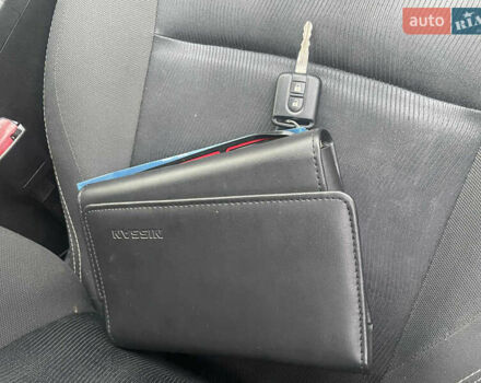 Сірий Ніссан Кашкай, об'ємом двигуна 1.6 л та пробігом 258 тис. км за 12000 $, фото 3 на Automoto.ua