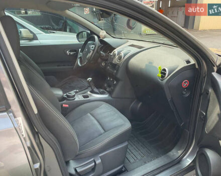 Серый Ниссан Кашкай, объемом двигателя 1.6 л и пробегом 100 тыс. км за 10800 $, фото 5 на Automoto.ua