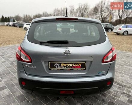 Серый Ниссан Кашкай, объемом двигателя 1.5 л и пробегом 225 тыс. км за 9999 $, фото 6 на Automoto.ua