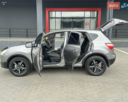 Серый Ниссан Кашкай, объемом двигателя 1.46 л и пробегом 293 тыс. км за 9500 $, фото 12 на Automoto.ua