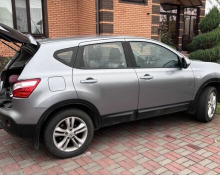 Серый Ниссан Кашкай, объемом двигателя 2 л и пробегом 298 тыс. км за 10000 $, фото 3 на Automoto.ua