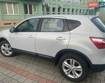 Сірий Ніссан Кашкай, об'ємом двигуна 1.6 л та пробігом 258 тис. км за 12000 $, фото 13 на Automoto.ua