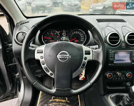 Сірий Ніссан Кашкай, об'ємом двигуна 2 л та пробігом 210 тис. км за 13200 $, фото 28 на Automoto.ua