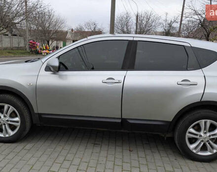 Серый Ниссан Кашкай, объемом двигателя 1.5 л и пробегом 231 тыс. км за 10500 $, фото 3 на Automoto.ua