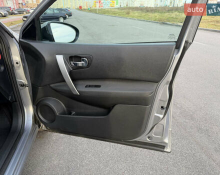 Сірий Ніссан Кашкай, об'ємом двигуна 1.6 л та пробігом 185 тис. км за 11799 $, фото 67 на Automoto.ua