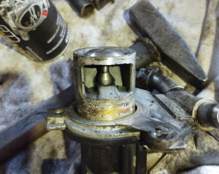 Сірий Ніссан Кашкай, об'ємом двигуна 1.5 л та пробігом 257 тис. км за 9950 $, фото 16 на Automoto.ua