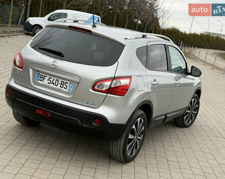 Серый Ниссан Кашкай, объемом двигателя 1.5 л и пробегом 220 тыс. км за 10400 $, фото 4 на Automoto.ua