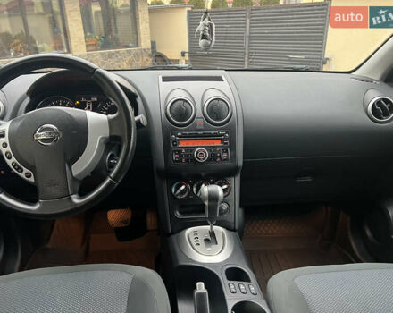 Сірий Ніссан Кашкай, об'ємом двигуна 2 л та пробігом 142 тис. км за 9750 $, фото 49 на Automoto.ua