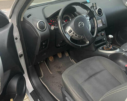 Сірий Ніссан Кашкай, об'ємом двигуна 1.6 л та пробігом 258 тис. км за 12000 $, фото 11 на Automoto.ua