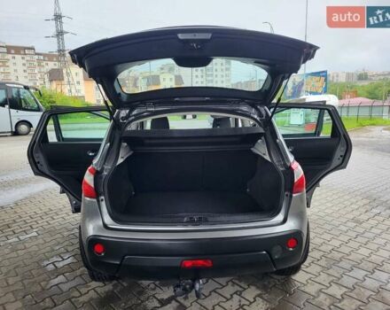 Серый Ниссан Кашкай, объемом двигателя 1.6 л и пробегом 231 тыс. км за 9999 $, фото 69 на Automoto.ua