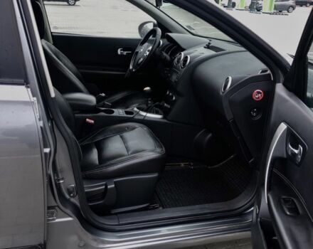 Серый Ниссан Кашкай, объемом двигателя 1.6 л и пробегом 261 тыс. км за 11100 $, фото 7 на Automoto.ua