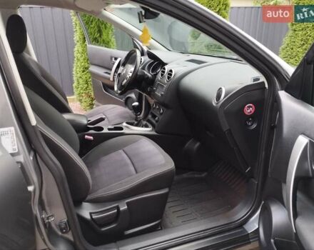Сірий Ніссан Кашкай, об'ємом двигуна 1.6 л та пробігом 247 тис. км за 9650 $, фото 13 на Automoto.ua