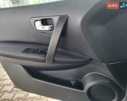 Серый Ниссан Кашкай, объемом двигателя 1.6 л и пробегом 231 тыс. км за 9999 $, фото 145 на Automoto.ua