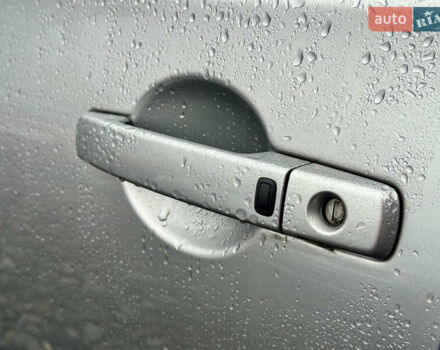 Сірий Ніссан Кашкай, об'ємом двигуна 2 л та пробігом 206 тис. км за 12500 $, фото 16 на Automoto.ua