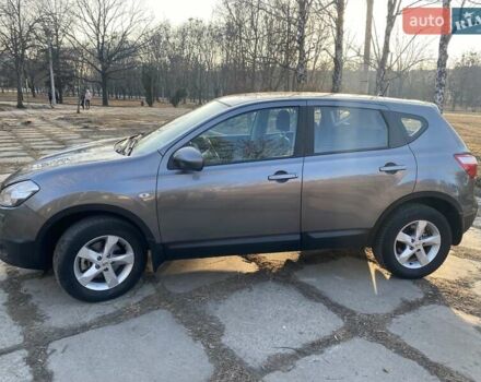 Серый Ниссан Кашкай, объемом двигателя 1.6 л и пробегом 225 тыс. км за 10000 $, фото 5 на Automoto.ua