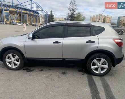 Сірий Ніссан Кашкай, об'ємом двигуна 1.6 л та пробігом 147 тис. км за 9999 $, фото 12 на Automoto.ua