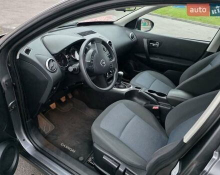 Сірий Ніссан Кашкай, об'ємом двигуна 1.6 л та пробігом 125 тис. км за 10800 $, фото 4 на Automoto.ua