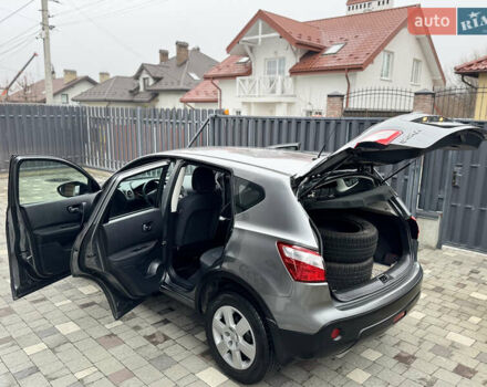 Серый Ниссан Кашкай, объемом двигателя 1.6 л и пробегом 222 тыс. км за 10550 $, фото 34 на Automoto.ua