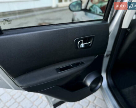 Серый Ниссан Кашкай, объемом двигателя 1.5 л и пробегом 200 тыс. км за 11599 $, фото 97 на Automoto.ua