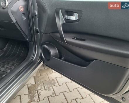 Серый Ниссан Кашкай, объемом двигателя 1.6 л и пробегом 231 тыс. км за 9999 $, фото 121 на Automoto.ua