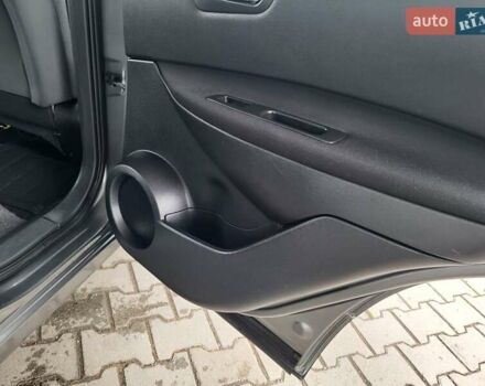 Серый Ниссан Кашкай, объемом двигателя 1.6 л и пробегом 231 тыс. км за 9999 $, фото 117 на Automoto.ua