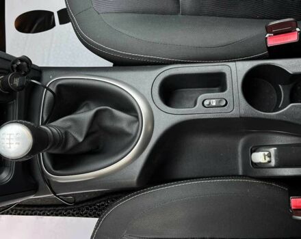 Сірий Ніссан Кашкай, об'ємом двигуна 1.6 л та пробігом 246 тис. км за 11800 $, фото 13 на Automoto.ua