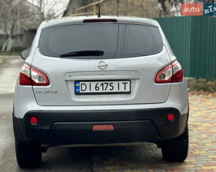 Серый Ниссан Кашкай, объемом двигателя 2 л и пробегом 160 тыс. км за 7800 $, фото 4 на Automoto.ua