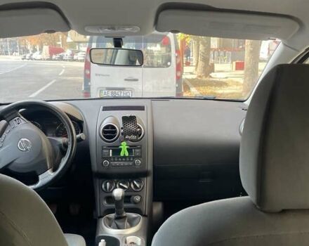 Серый Ниссан Кашкай, объемом двигателя 1.6 л и пробегом 50 тыс. км за 11000 $, фото 2 на Automoto.ua