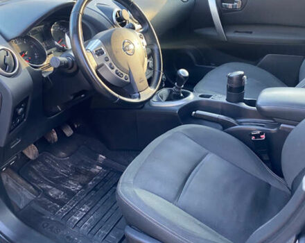 Серый Ниссан Кашкай, объемом двигателя 1.6 л и пробегом 225 тыс. км за 10000 $, фото 11 на Automoto.ua