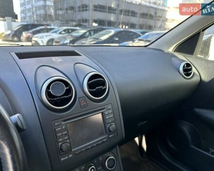 Серый Ниссан Кашкай, объемом двигателя 2 л и пробегом 100 тыс. км за 13000 $, фото 5 на Automoto.ua