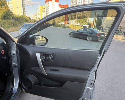 Сірий Ніссан Кашкай, об'ємом двигуна 2 л та пробігом 129 тис. км за 12000 $, фото 10 на Automoto.ua
