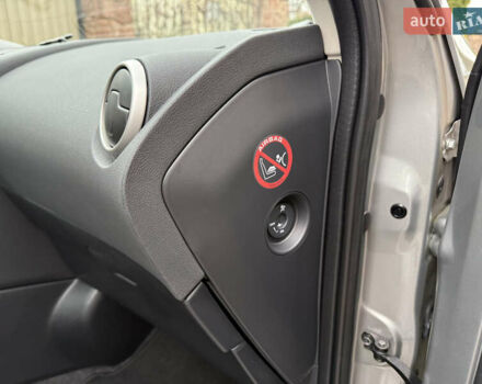 Серый Ниссан Кашкай, объемом двигателя 2 л и пробегом 173 тыс. км за 12435 $, фото 73 на Automoto.ua