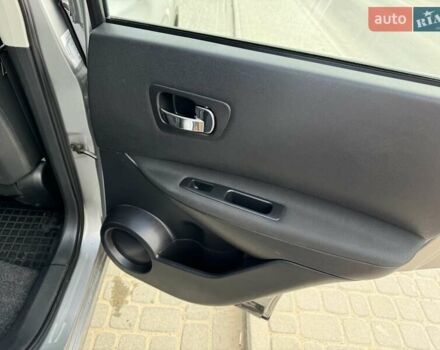 Серый Ниссан Кашкай, объемом двигателя 1.6 л и пробегом 169 тыс. км за 11200 $, фото 19 на Automoto.ua