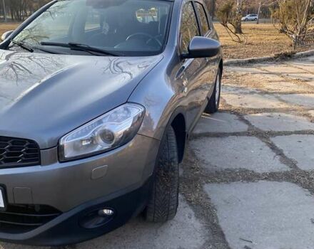Серый Ниссан Кашкай, объемом двигателя 1.6 л и пробегом 225 тыс. км за 10000 $, фото 3 на Automoto.ua