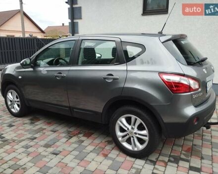 Сірий Ніссан Кашкай, об'ємом двигуна 1.6 л та пробігом 247 тис. км за 9650 $, фото 6 на Automoto.ua
