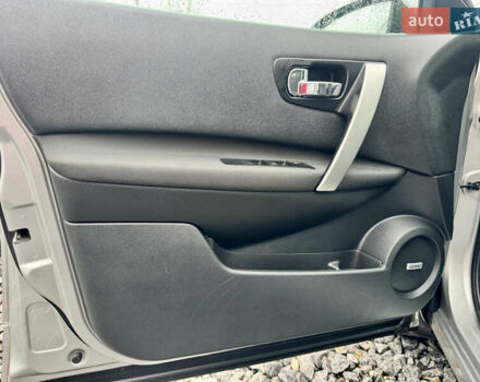 Сірий Ніссан Кашкай, об'ємом двигуна 2 л та пробігом 206 тис. км за 12500 $, фото 17 на Automoto.ua