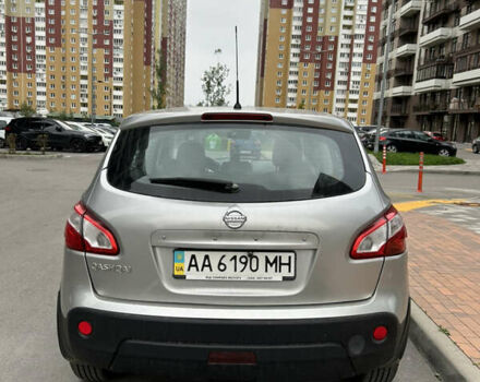 Серый Ниссан Кашкай, объемом двигателя 1.6 л и пробегом 192 тыс. км за 9000 $, фото 2 на Automoto.ua